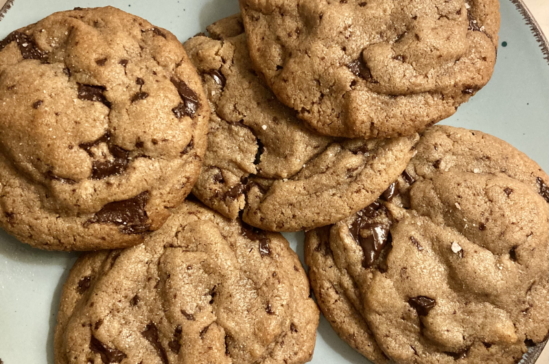 Gooey Chocolate Chip Cookies Like from Levain Bakery