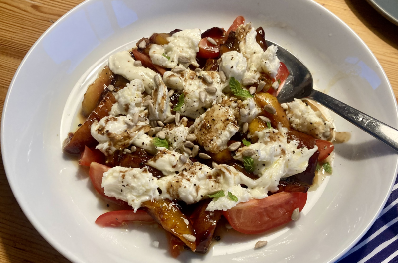 Nectarine Tomato Mozzarella Salad
