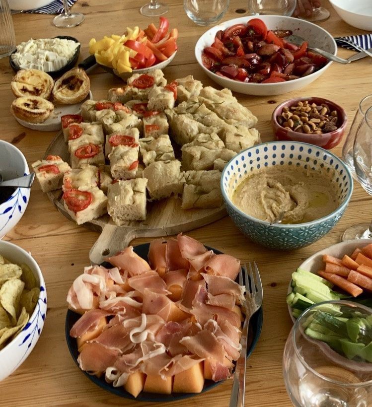 How to Throw a Simple Dinner Party